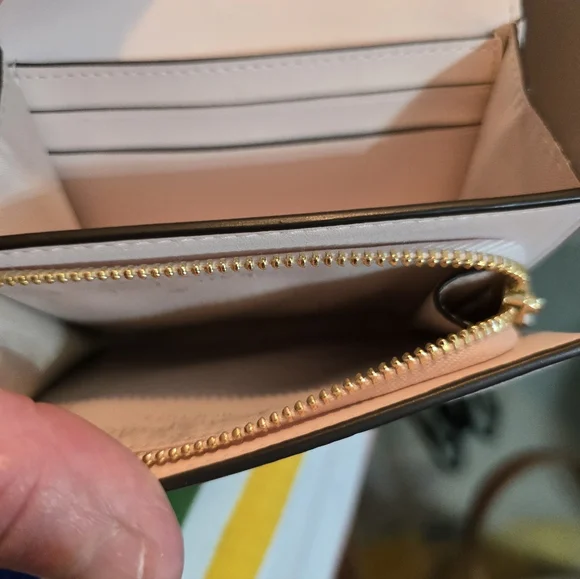 Kate Spade-Kayla Small L-Zip Wallet - Picture 3 of 7